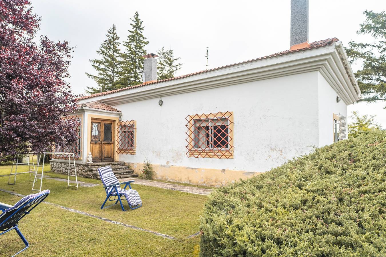 Landhaus 'El Chalet' mit Bergblick und privatem Garten in El Uncar in Castrejón de la Peña, Montaña Palentina