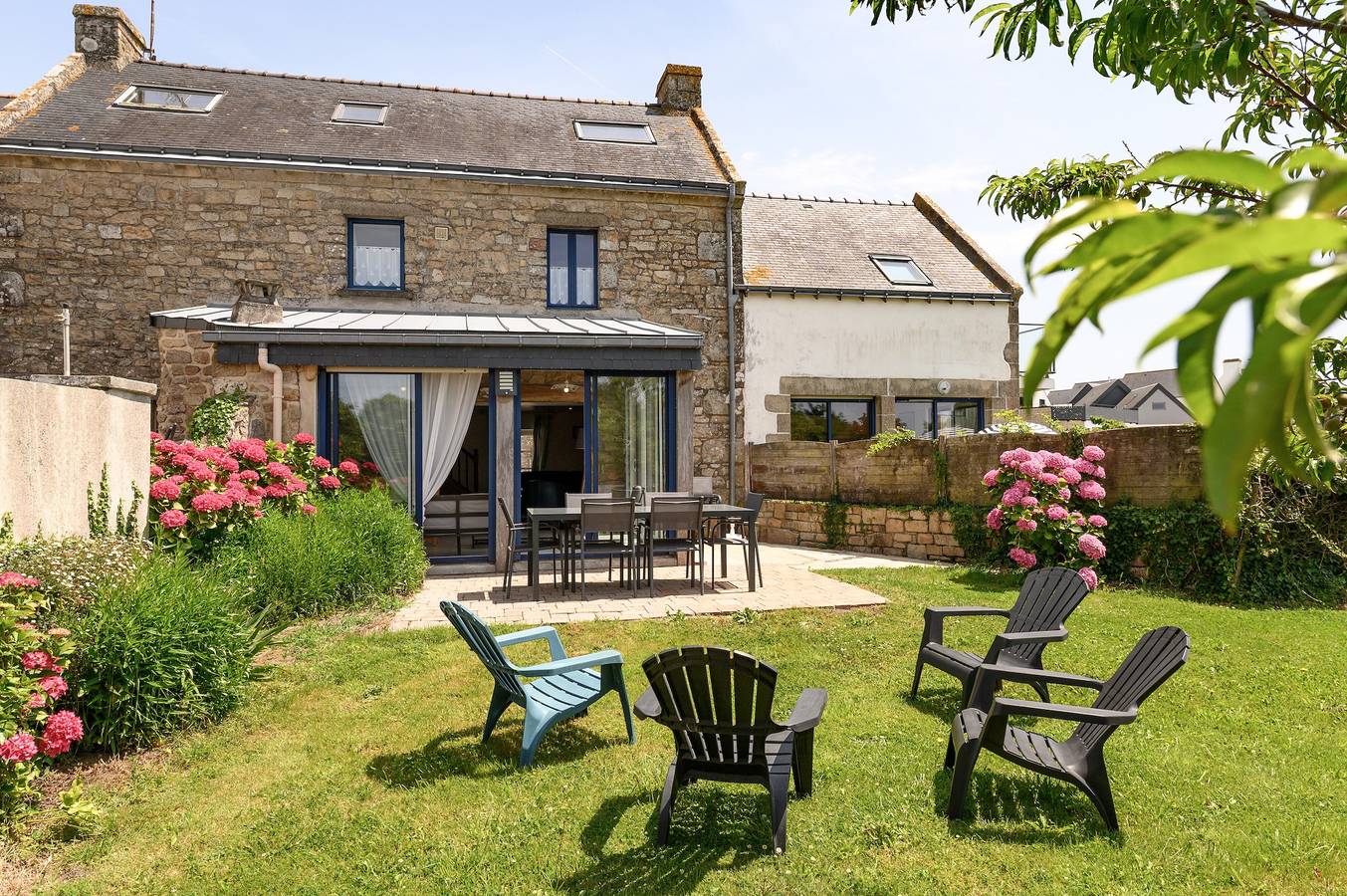 Le grand gîte, 400 m de la plage, 11 personnes in Kerhillio, Erdeven