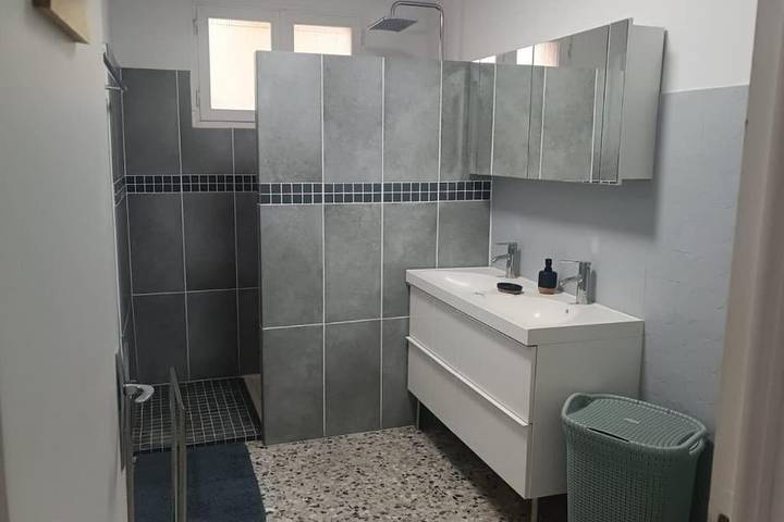 Location de vacances pour 6 personnes, avec jardin et vue, animaux acceptés à La Garde - 2