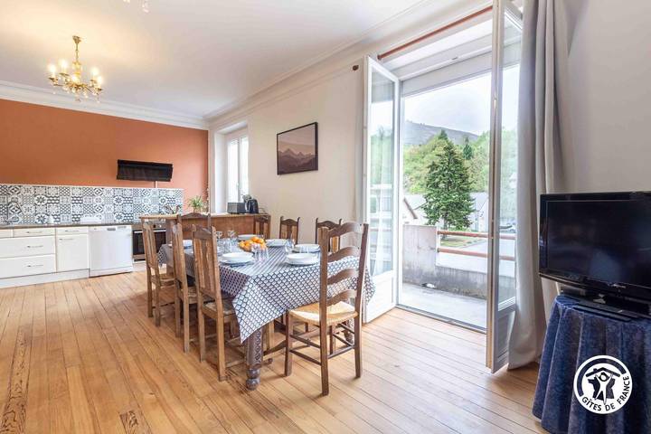 Gîte pour 13 personnes, avec terrasse à Arreau - 3