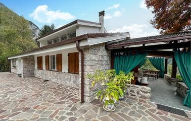 Cottage pour 8 personnes, avec jardin et terrasse à Roncobello