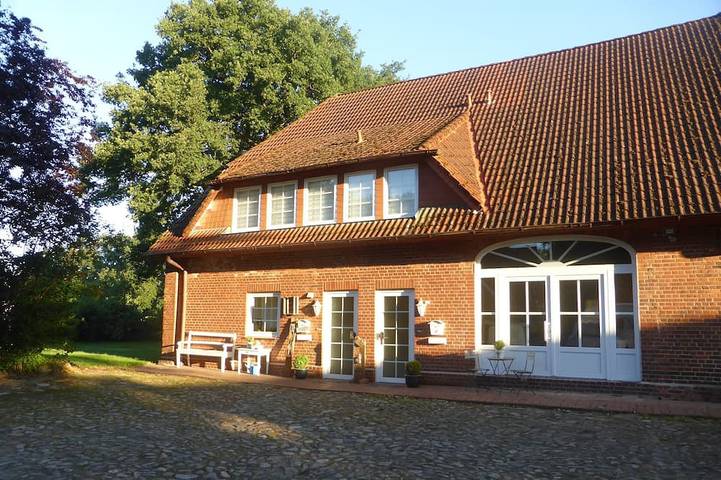 Ferienwohnung für 5 Personen, mit Terrasse und Garten in Beverstedt