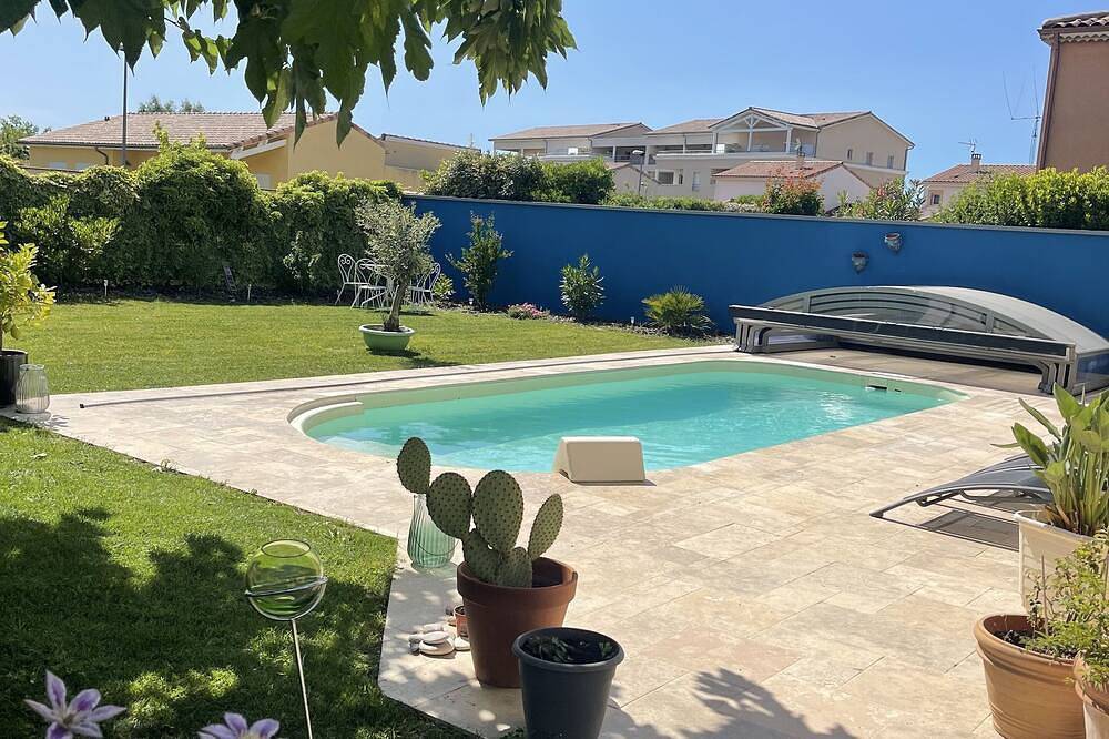 Nice house with swimming pool in Saint-Marcel-lès-Valence, Valence und Umgebung