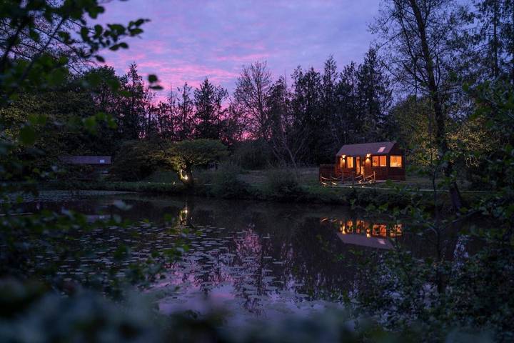 Gîte pour 3 personnes, avec vue et jardin, animaux acceptés à Étival-lès-le-Mans