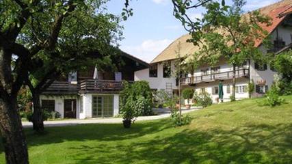 Ferienhaus für 4 Personen, mit Garten und Balkon sowie Sauna, kinderfreundlich im Chiemgau