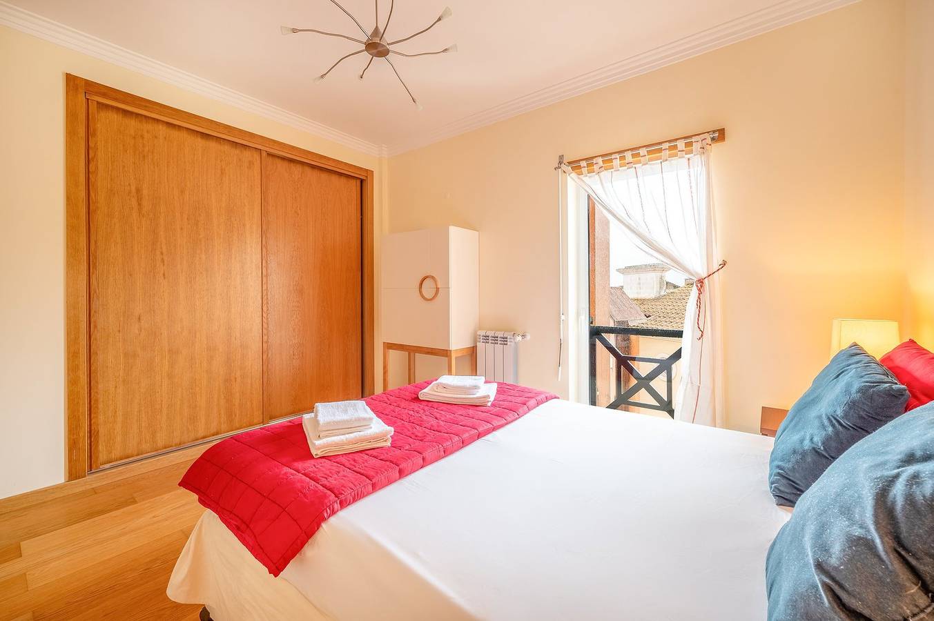 Ganze Wohnung, Ferienwohnung für 5 Personen mit Balkon in Praia do Ouro, Sesimbra (Castelo)