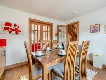 Log Cabin for 6 People in Aviemore, Cairngorms National Park, Photo 4