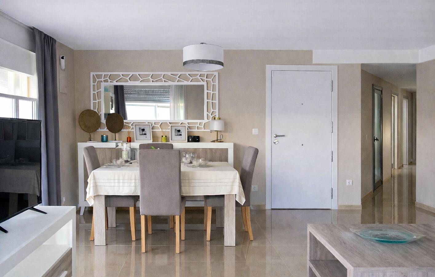 Apartamento vacacional entero, Acogedor apartamento con vistas al mar, piscina y terraza in Cabanes, Costa del Azahar