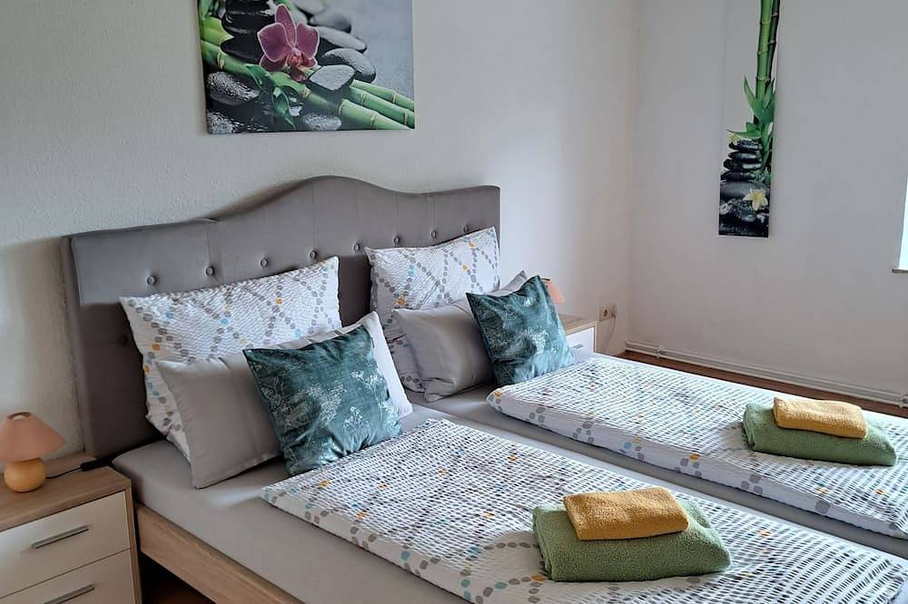 Appartement entier, Vacation apartment 100sqm <br>Living <br>3 double beds Bedroom<br>Kitchen<br>Bathroom in Loissin, Poméranie occidentale