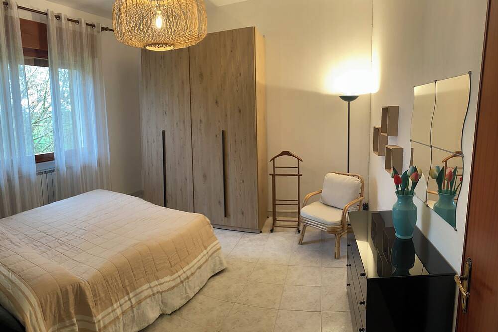 Apartamento entero, Casa Giorgia welcomes you to the greenery of the Delta with its relaxing quietness in Rosolina, Polesine