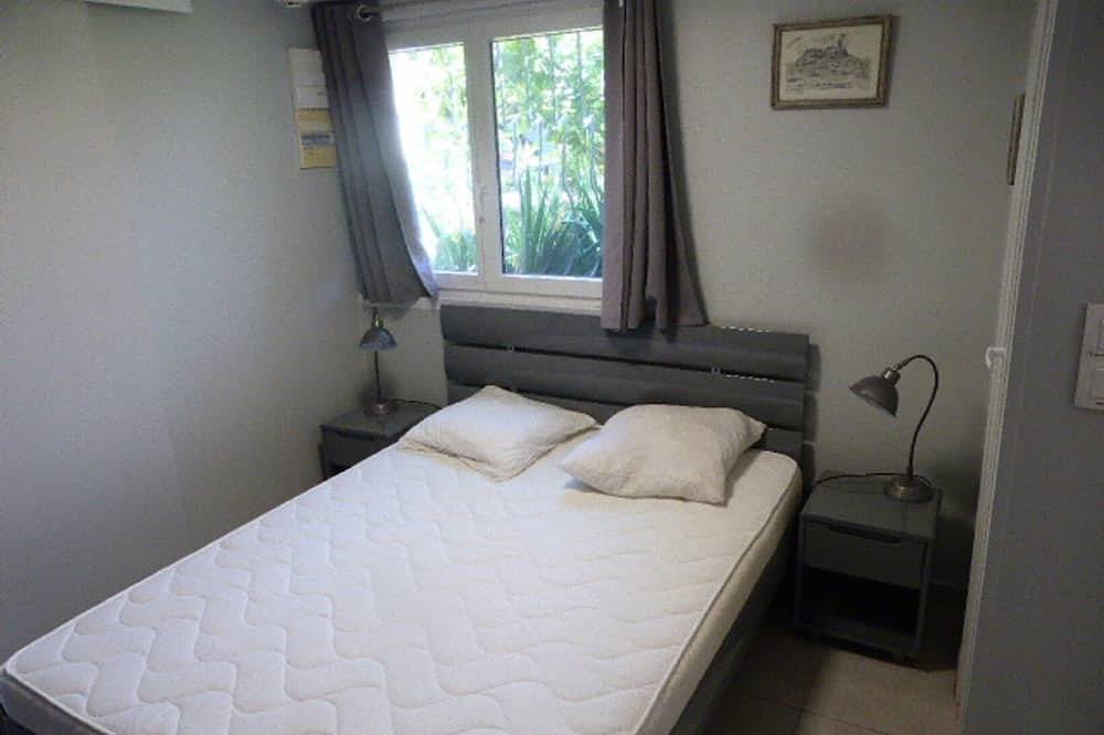Entire apartment, Gite for 2 persons in Latresne, Bordeaux region
