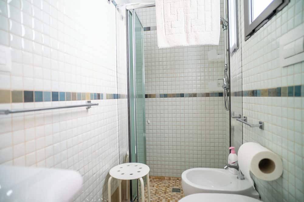 Appartamento intero, Spacious place with fast Wi-Fi and private terrace in Cutrofiano, Provincia di Lecce