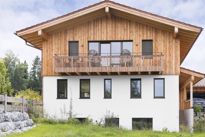 Ferienwohnung für 4 Personen, mit Terrasse und Ausblick in Miesbach