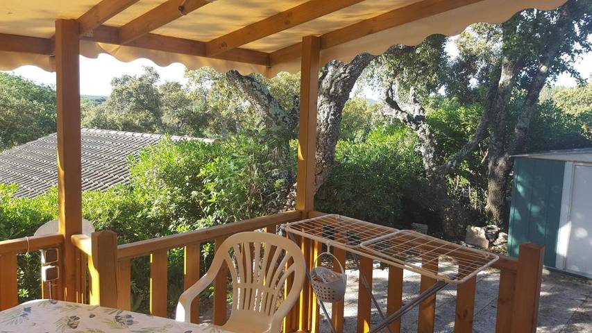 Camping pour 6 personnes, avec Terrasse ainsi que Piscine et Vue à Gassin