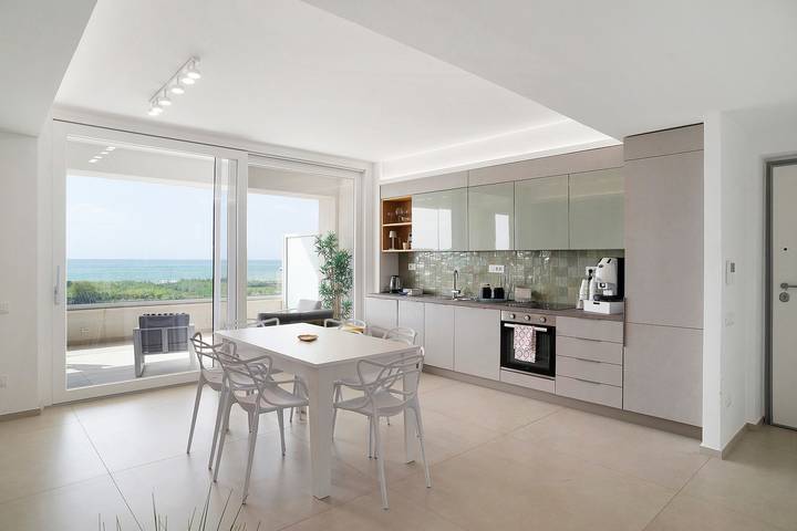 Camera 2 - Matrimoniale con Bagno Esterno Privato, Vista Mare Laterale, Wi-Fi e aria condizionata in Salerno, Costa tirrenica Campania