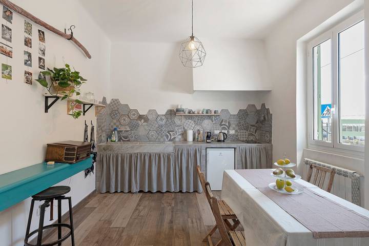 Room 'Pesci' with Mountain View, Wi-Fi and Air Conditioning in Albenga, Riviera di Ponente