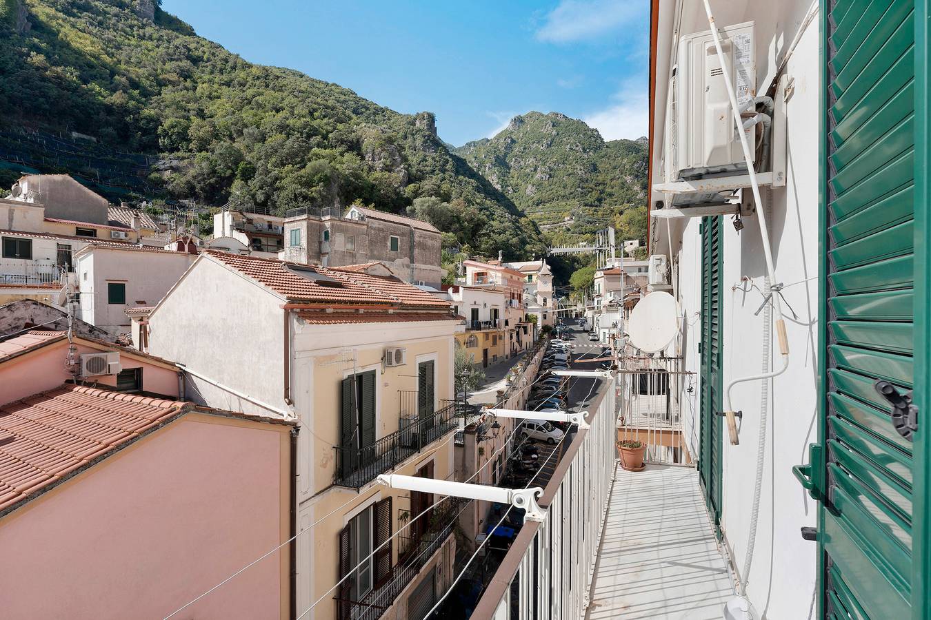 Apartamento entero, Apartamento 'Ce Tour - La Casa del Limone di Nonni' con Vista a la Montaña, Wi-Fi y Aire Acondicionado in Cetara, Costa Amalfitana