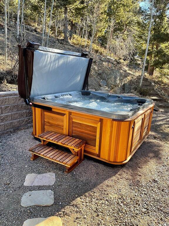 Mountain Retreat with Hot Tub Near State Park in Arapaho and Roosevelt National Forests