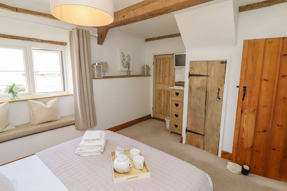 Chippy Cottage, family friendly, with open fire in Chipping Norton in Chipping Norton, Oxfordshire
