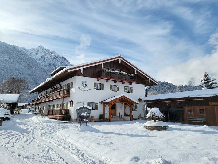 Ganze Ferienwohnung, Gästehaus Hinterponholz - Doppelzimmer Nr. 3, Westbalkon, 22 qm, W-Lan, Allergikergeeignet, Obergeschoss in Hintersee, Ramsau bei Berchtesgaden