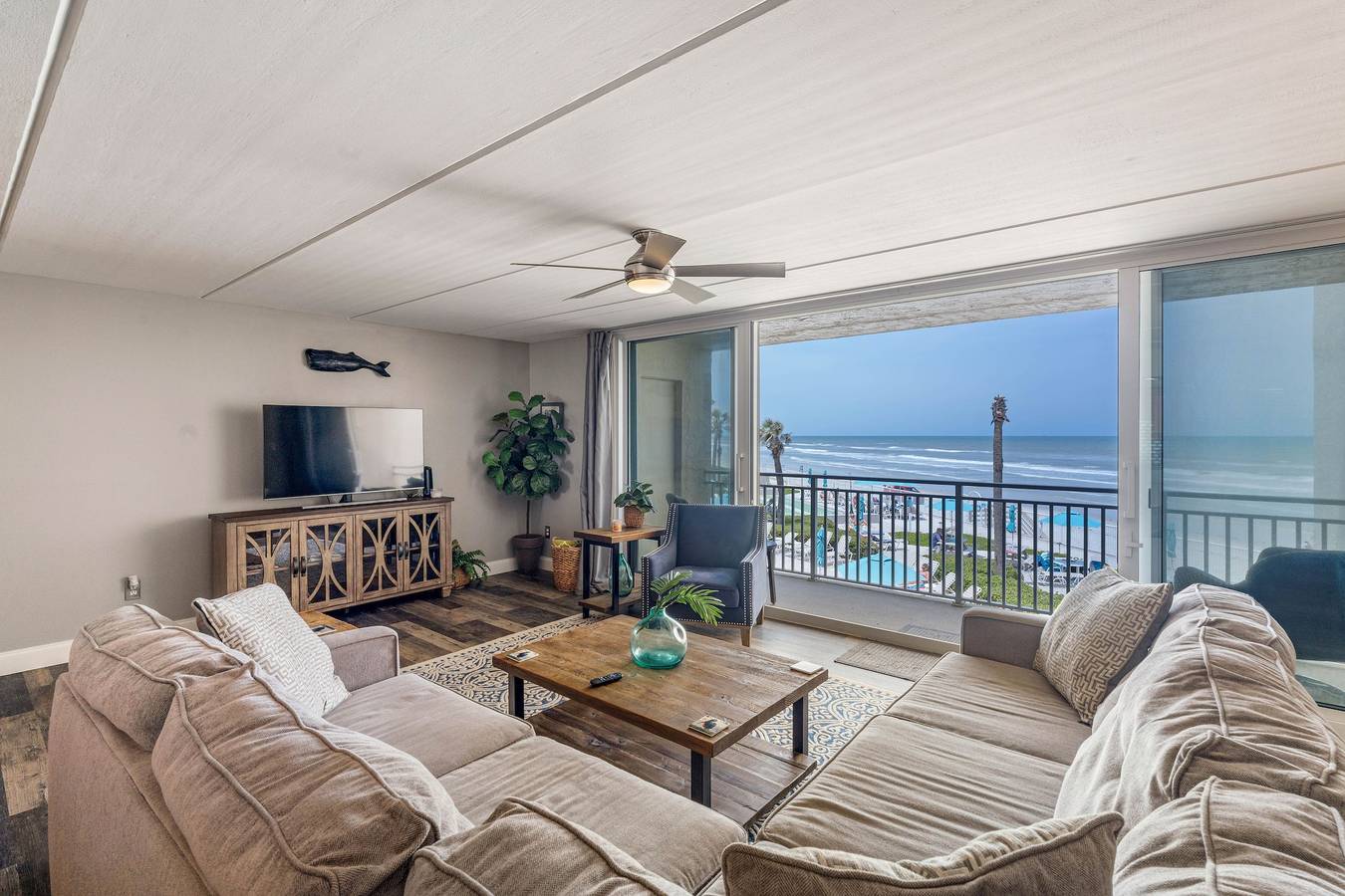 Geheel appartement, Oceanfront 2 bed Condo in New Smyrna Beach Fl in New Smyrna Beach, Florida