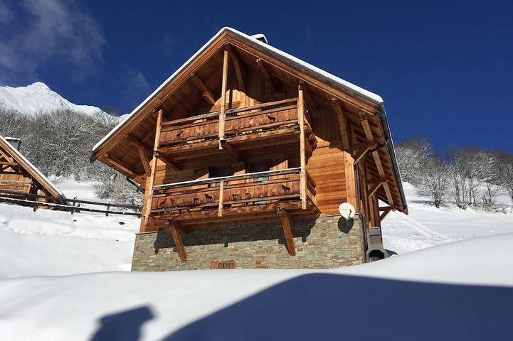 Chalet pour 8 personnes, avec jardin ainsi que sauna et balcon à Vaujany