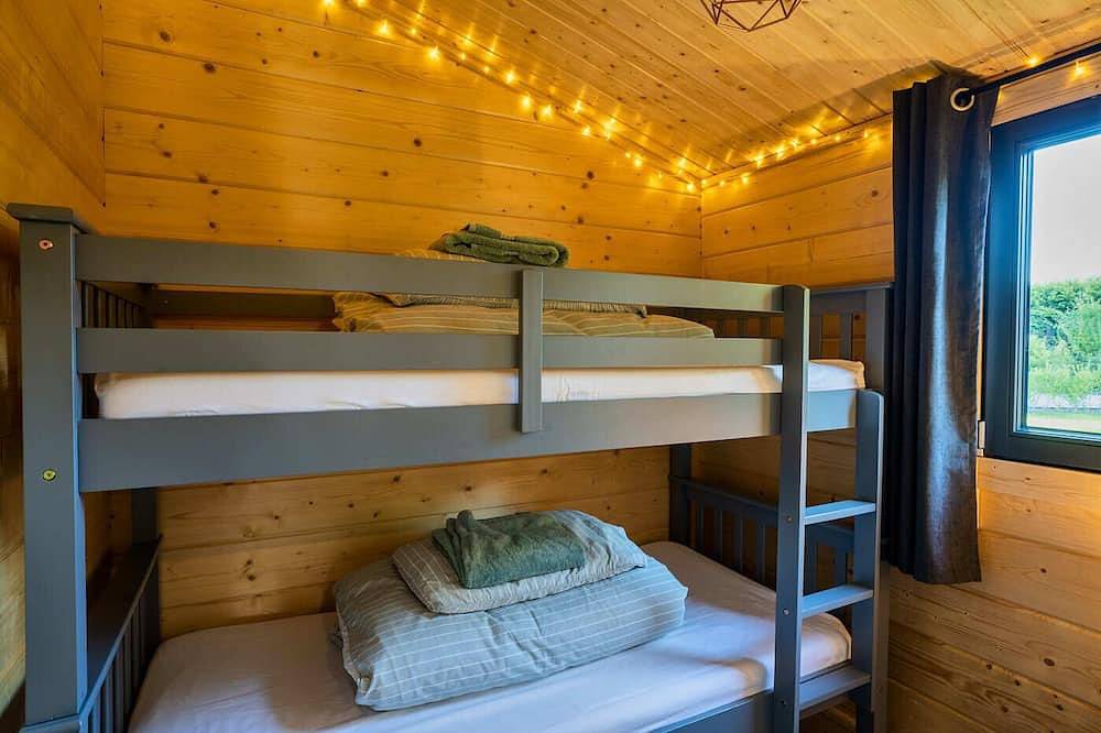 Picture Perfect Lodge at Kingfisher Lakes | Stunning Lake Views & Fab Hot Tub | in Brandesburton, East Riding of Yorkshire