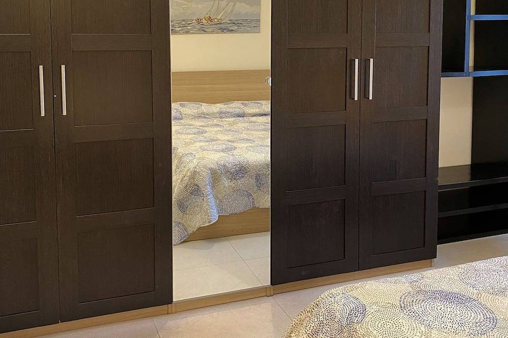 Appartement entier, Nouvelle application géniale. avec 3 chambres près de la mer (app.3) wi-fi in Alassio, Riviera di Ponente