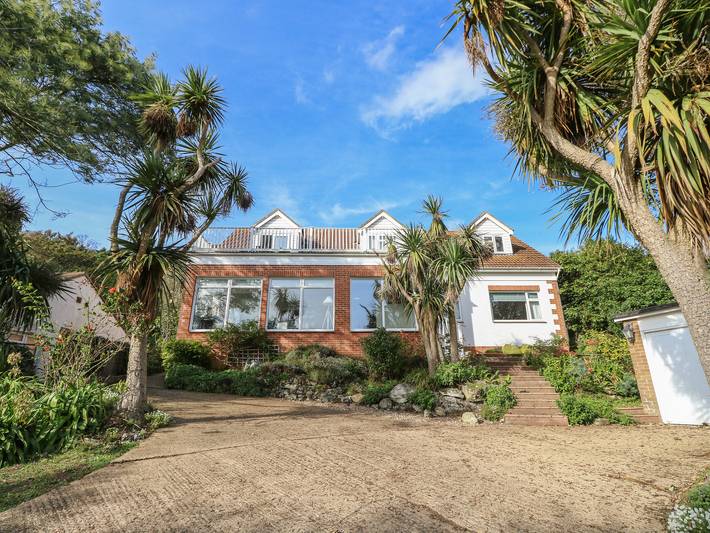 Holiday rental for 16 people, with Balcony and Hot tub as well as Garden and Sauna on the Isle of Wight