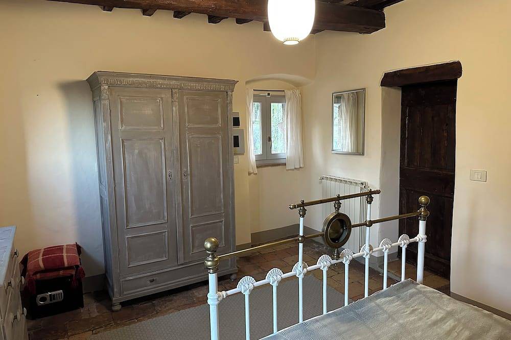 Beautiful country house in the green heart of Umbria, large pool. in Marsciano, Provincia de Perugia