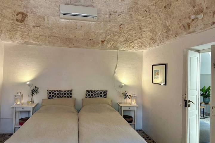 Villa Trullo magnifiquement rénovée avec piscine d'eau salée in Locorotondo, Province de Bari