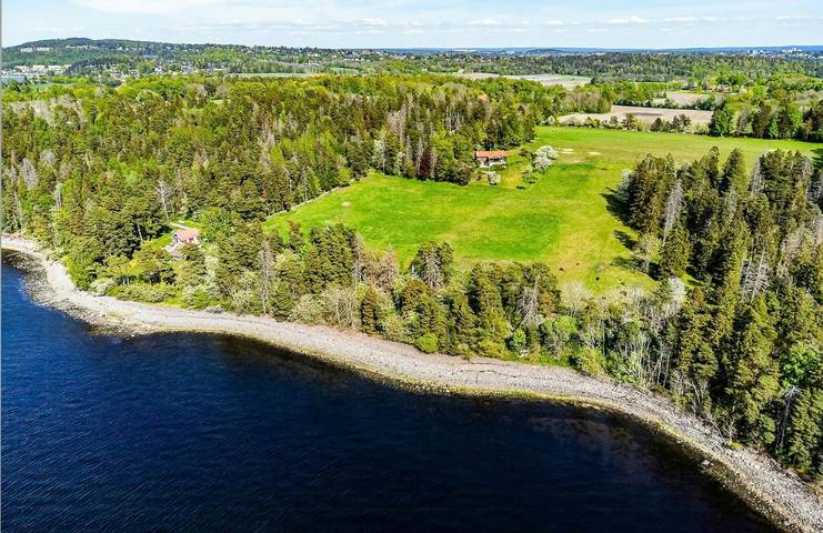 Ferienhaus im Naturschutzgebiet auf Jeløy mit Blick auf den Fjord in Moss