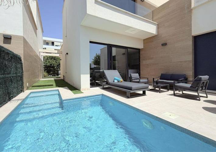 Chalet para 6 personas, con jardín y piscina - 1