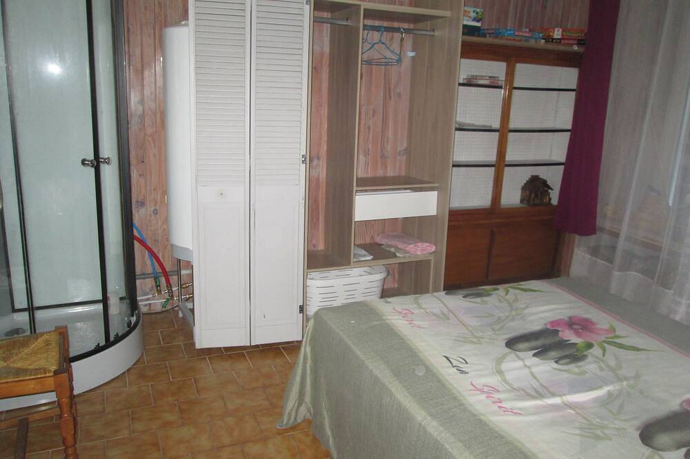 Maison sur le plateau du césallier in Allanche, Parc naturel régional des Volcans d'Auvergne