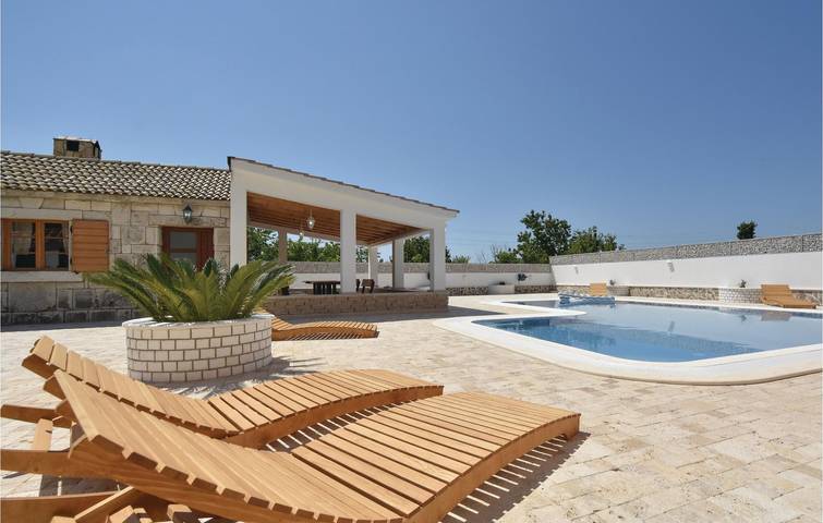 Ferienwohnung für 8 Personen, mit Garten und Terrasse in Trogir - 3