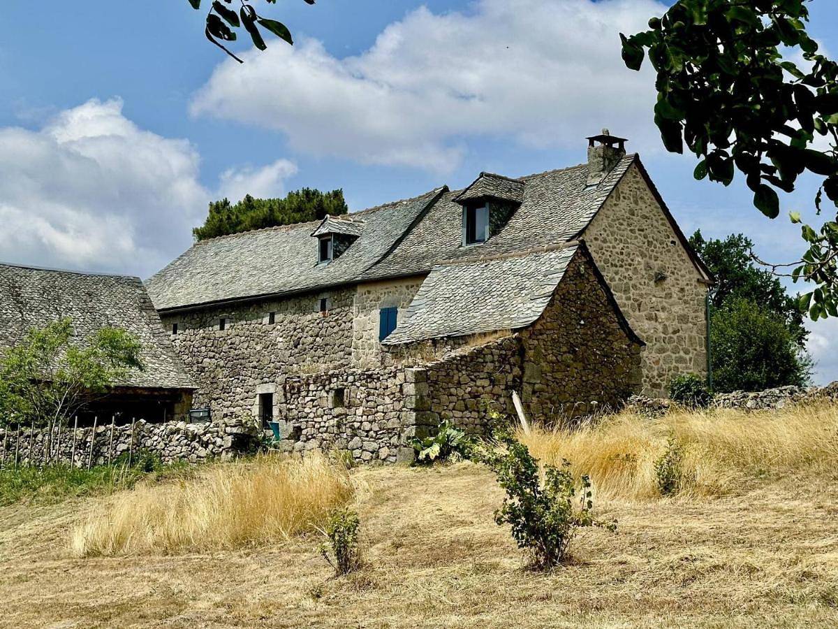 Four-Bedroom House in Florentin-la-Capelle, Parc naturel régional de l'Aubrac