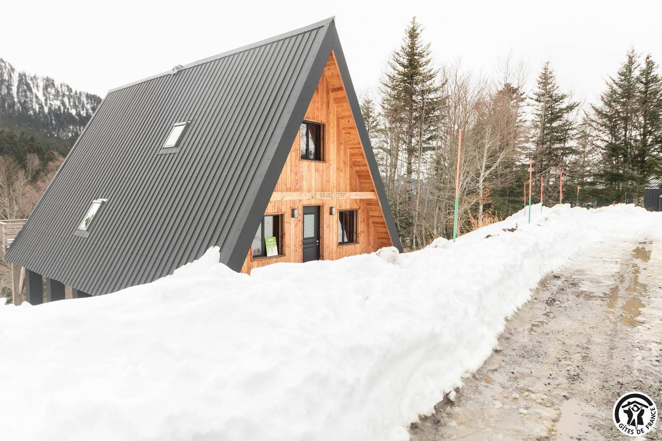 Le Grand Cerf in Station du Mourtis, Boutx