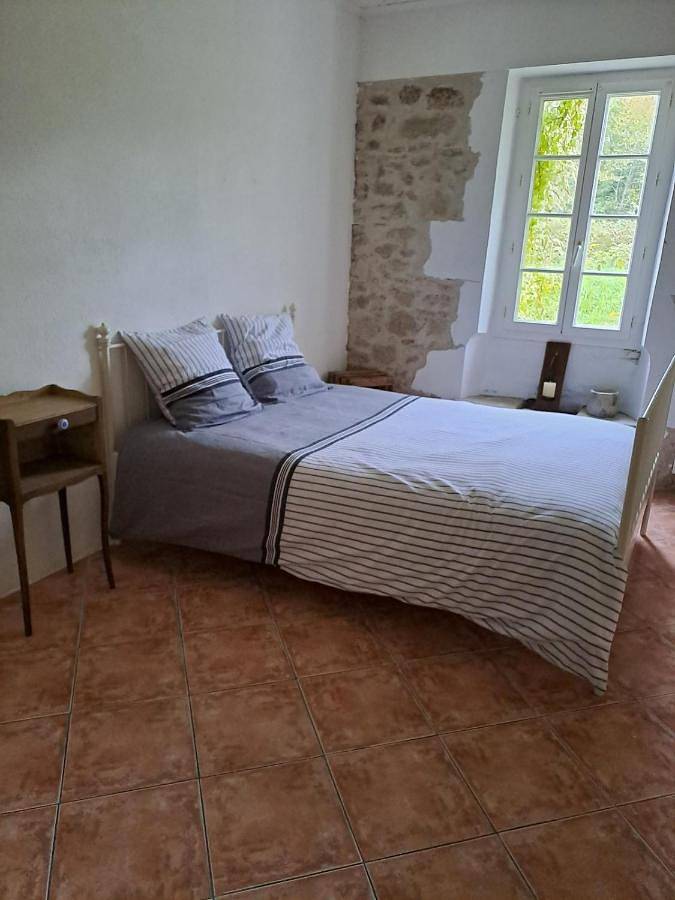 Location de vacances pour 15 personnes, avec vue et terrasse à Montazeau - 2