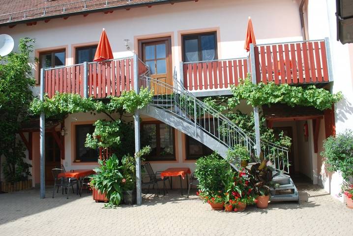 Bauernhof für 4 Personen, mit Balkon und Balkon/Terrasse sowie Terrasse und Garten in Landkreis Ansbach