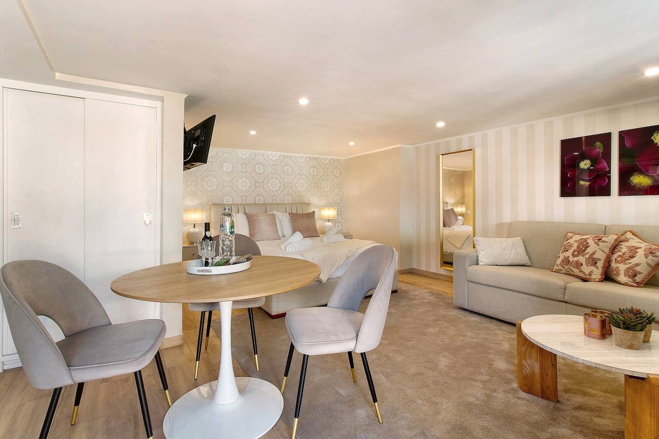 Entire studio, Studio 'Idalina's Place Funchal' with Mountain View, Wi-Fi and Air Conditioning in Imaculado Coração de Maria, Madeira