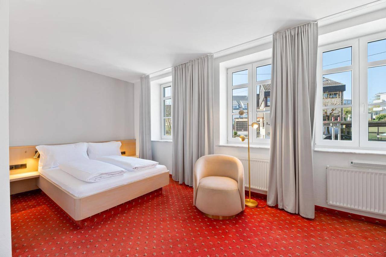 Double Room (bed size 140x200) in Stuttgart, Stuttgart Region