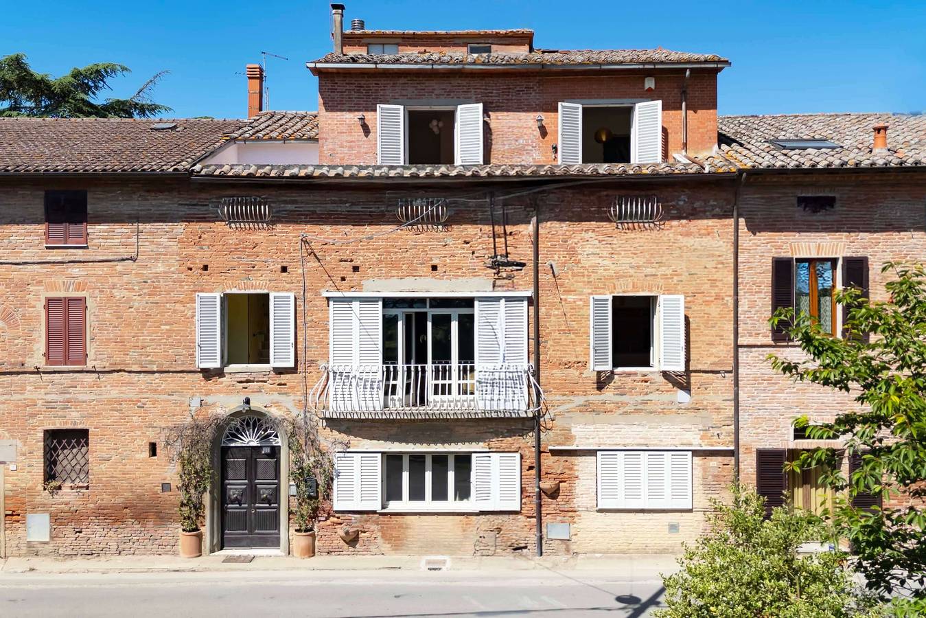 Tuscany - Townhouse - Sleeps 18 - Garden near Lake in Castiglione del Lago, Lac Trasimène