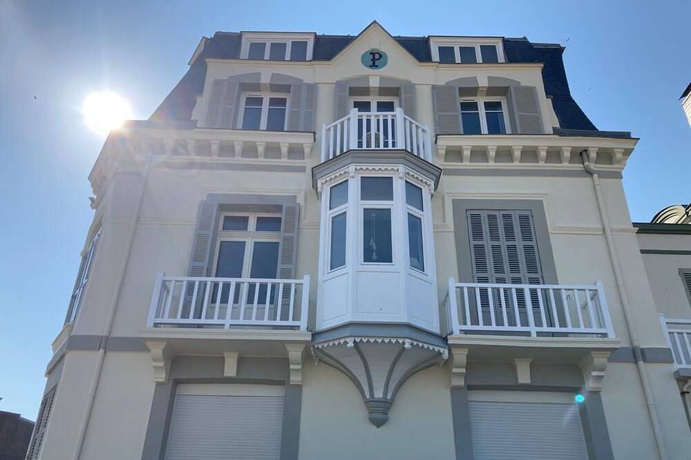 Appartement entier, Dans villa classée de bord de mer, appartement 6 p. in Villers-sur-Mer, Région de Lisieux