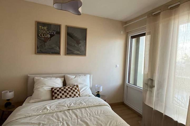 Appartement entier, Unlock - Appartement rénové avec ascenseur et balcon, parking gratuit in Thionville, Moselle