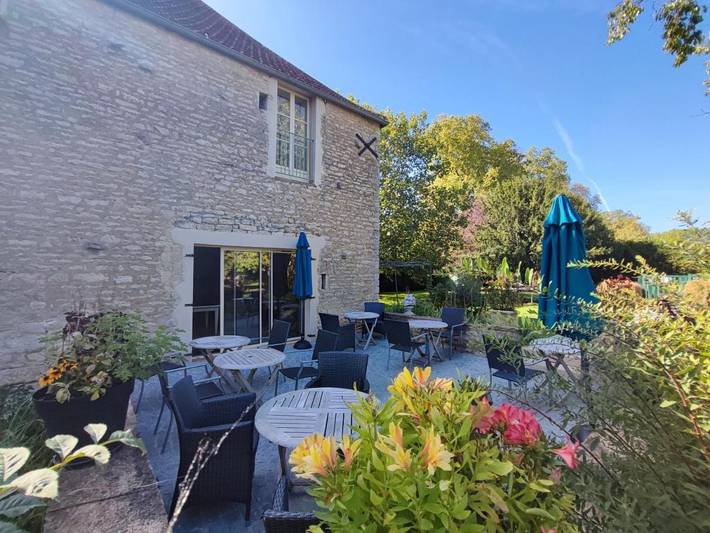 Location de vacances pour 3 personnes, avec piscine et jardin ainsi que terrasse et vue à Demigny - 4