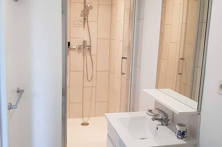 Gîte pour 4 personnes, avec terrasse et jardin à Pugny-Chatenod - 3