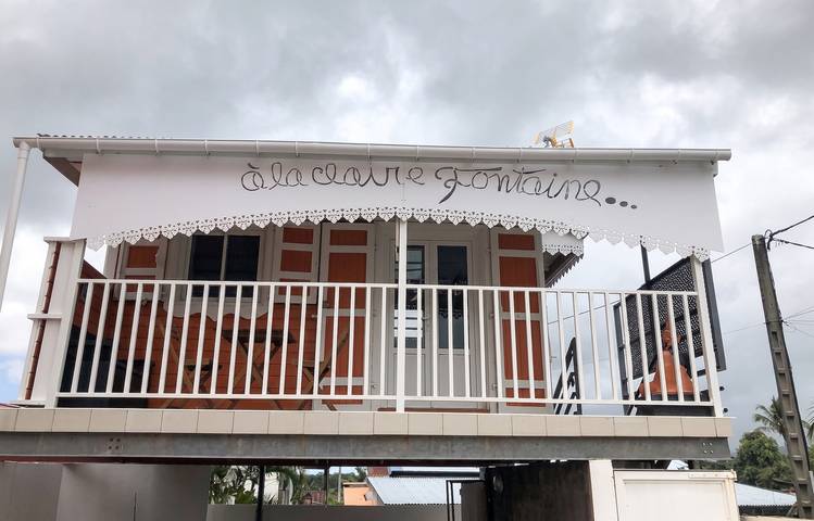 Studio entier, Studio confortable à Sainte-Suzanne, 20 m², balcon in Sainte-Suzanne, Île de la Réunion