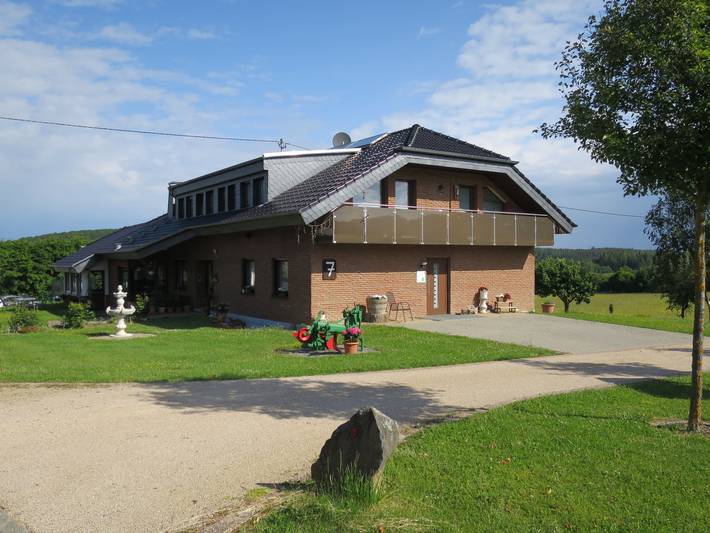 Ferienwohnung für 6 Personen, mit Terrasse und Garten sowie Sauna in Rock am Ring