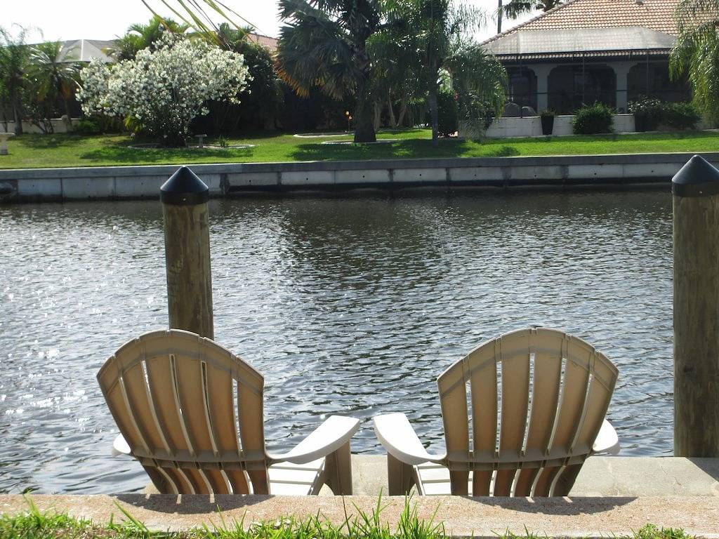 Ruhiges Kanalhaus auf den begehrten Punta Gorda Inseln. Gehen Sie zum Fischerdorf in Punta Gorda Isles, Punta Gorda