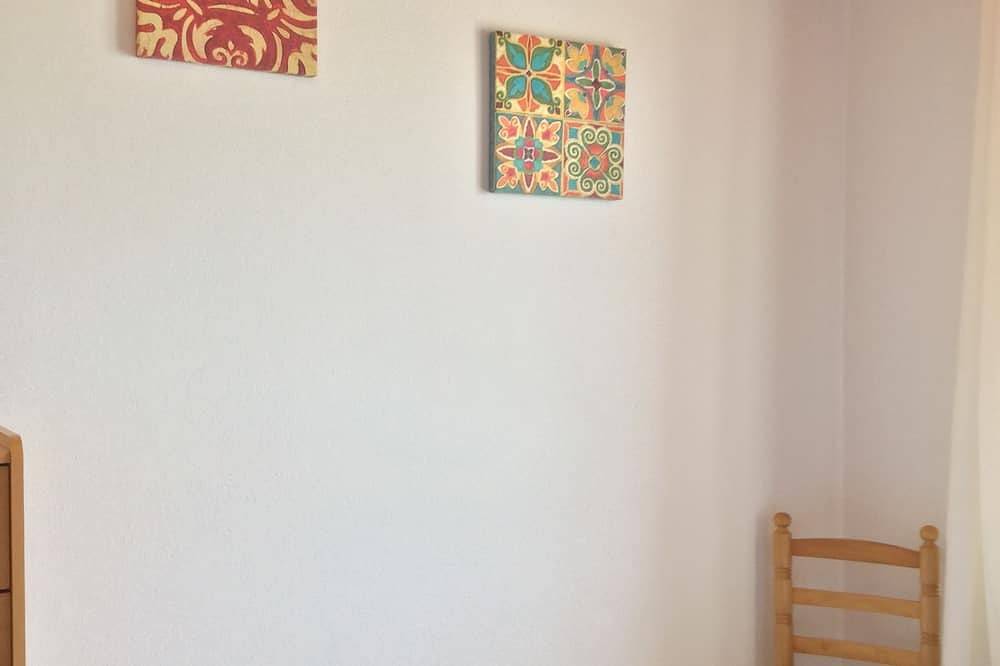 Appartement entier, Appartement tranquille avec une vue magnifique sur la mer. in Arenal d'en Castell, Es Mercadal